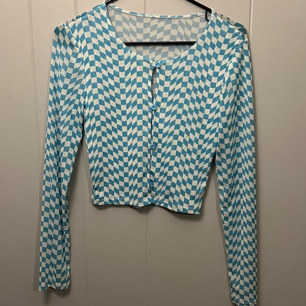 Wavy checkered mesh button front crop top long sleeve